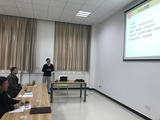 av女优大全
组织新进教师进行首聘期满述职汇报